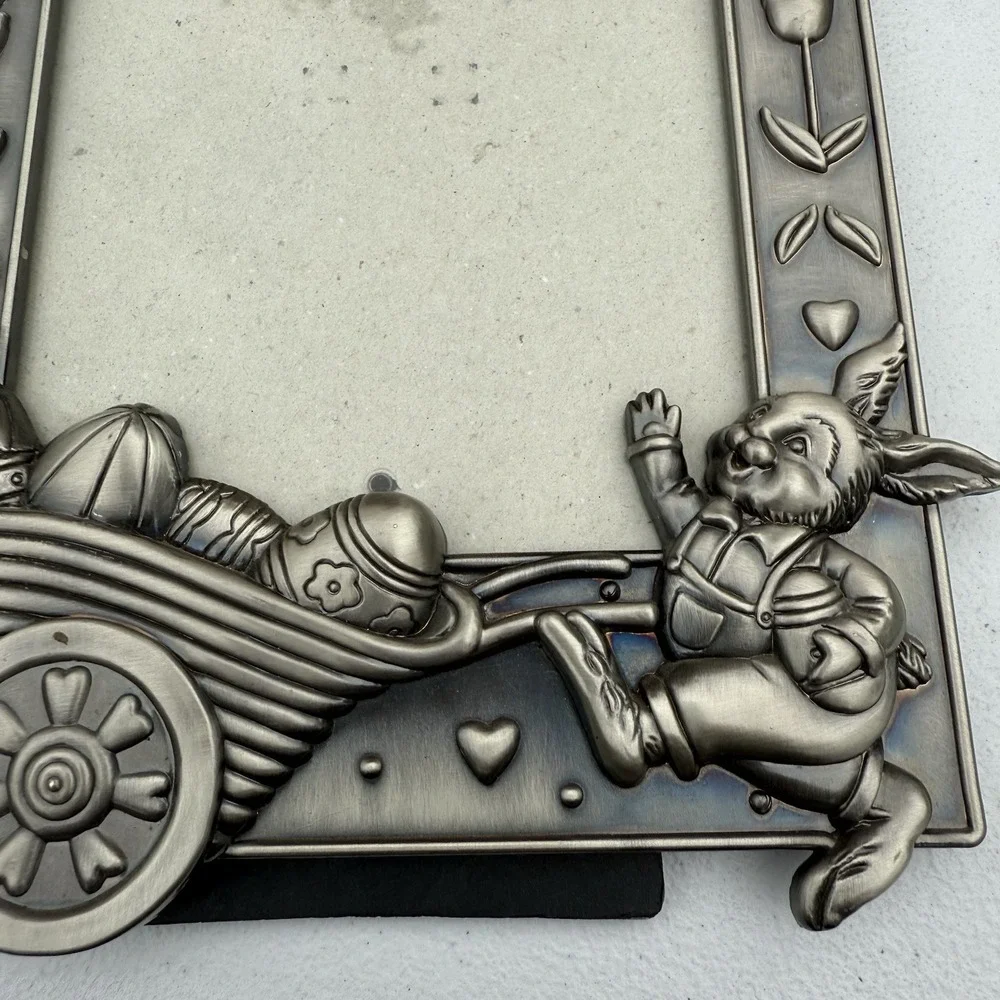 Silver‎ Metal Rabbit Easter Frame With A Barrel Of Eggs Pewter?
